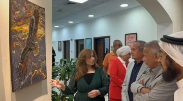 معرض «وجوه وحكايات» للفنانة إيمان الحكيم يعكس تنوع وتجارب الهوية في الثقافة العربية